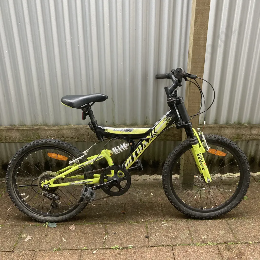 TRAX NR20 Black & Yellow Kids Bike Image 1++